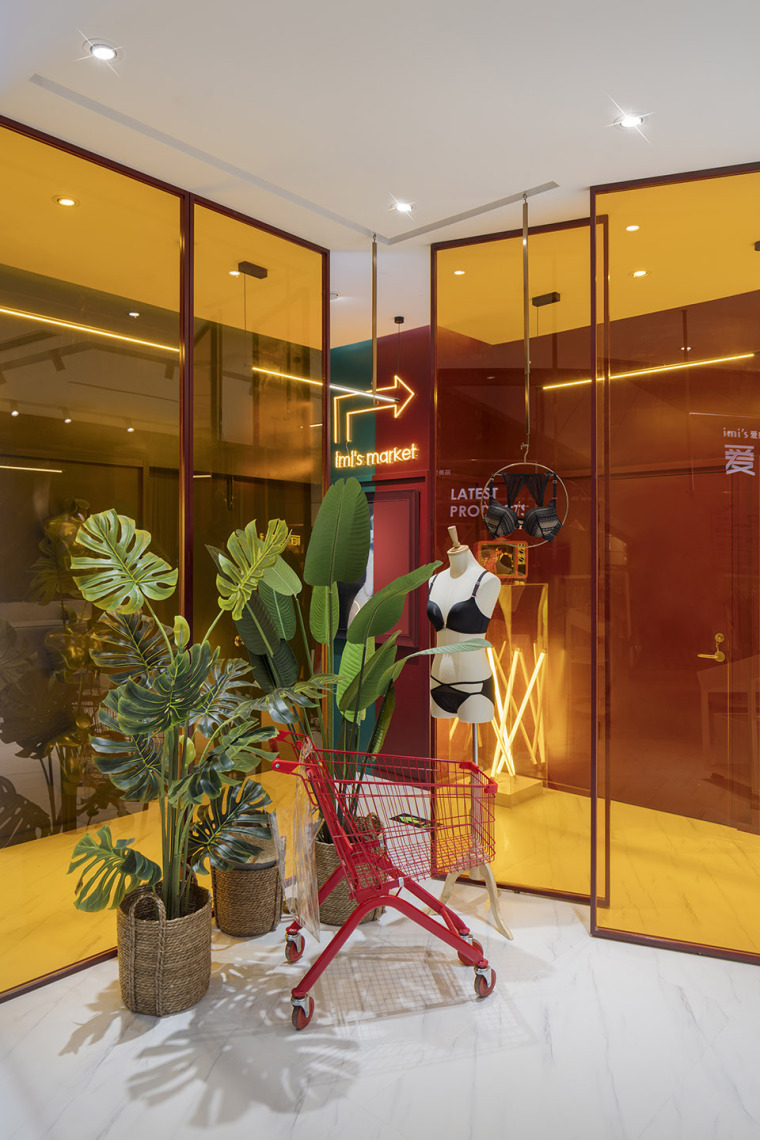 內(nèi)衣服裝店裝修效果圖.png
